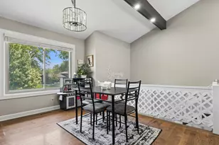 930 Camelot Dr, Crystal Lake, IL 60014 - Photo 5