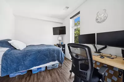 1045 W Cornelia Avenue #404, Chicago, IL 60657 - Photo 9