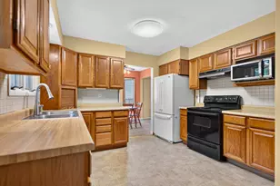 911 David St, Antioch, IL 60002 - Photo 11
