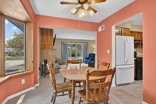 911 David St, Antioch, IL 60002 - Photo 9