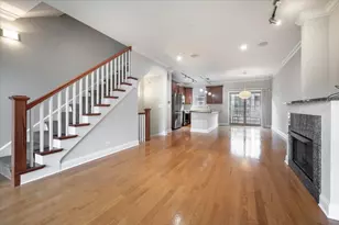 3006 W Newport Ave, Chicago, IL 60618 - Photo 5