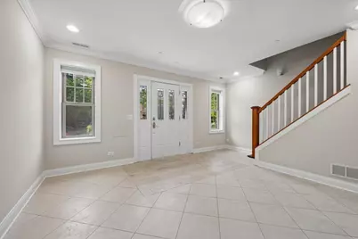 3006 W Newport Avenue, Chicago, IL 60618 - Photo 3