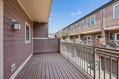 3006 W Newport Avenue, Chicago, IL 60618 - Photo 17