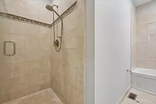 3006 W Newport Ave, Chicago, IL 60618 - Photo 11