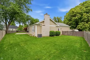 275 Essex Ct, Aurora, IL 60504 - Photo 19