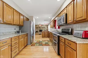 275 Essex Ct, Aurora, IL 60504 - Photo 5