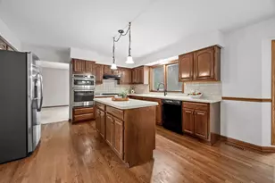 3925 Biltmore Rd, Downers Grove, IL 60515 - Photo 13