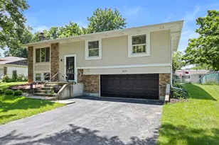 313 Bedford Rd, Bolingbrook, IL 60440 - Photo 3