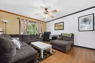313 Bedford Rd, Bolingbrook, IL 60440 - Photo 5