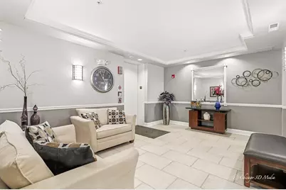 445 Village Green Parkway #304, Lincolnshire, IL 60069 - Photo 3