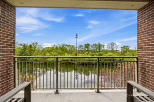 445 Village Green Pkwy, Lincolnshire, IL 60069 - Photo 9