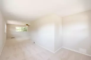 14950 W Yorkhouse Rd, Wadsworth, IL 60083 - Photo 13