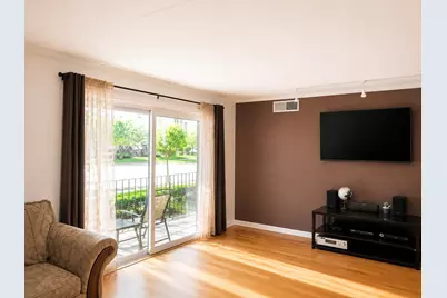 6330 Lincoln Avenue #1E, Morton Grove, IL 60053 - Photo 3