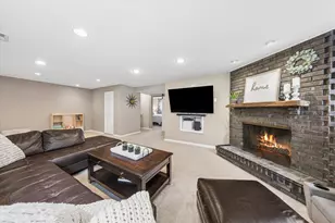 139 S Milton Ave, Glen Ellyn, IL 60137 - Photo 33