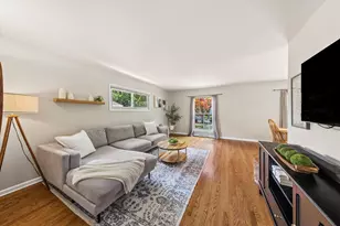 139 S Milton Ave, Glen Ellyn, IL 60137 - Photo 7