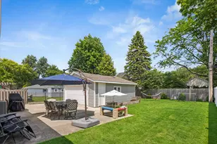 139 S Milton Ave, Glen Ellyn, IL 60137 - Photo 35