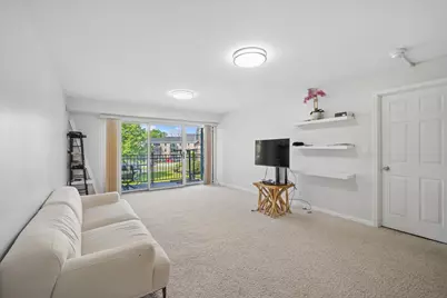 5200 Carriageway Drive #214, Rolling Meadows, IL 60008 - Photo 3
