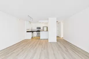 10 E Ontario St, Chicago, IL 60611 - Photo 11