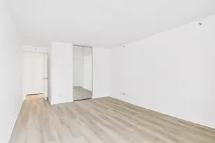 10 E Ontario St, Chicago, IL 60611 - Photo 17