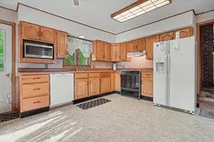 303 E Wilson St, Monticello, IL 61856 - Photo 17