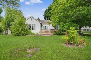 303 E Wilson St, Monticello, IL 61856 - Photo 5
