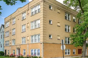 3216 W Berteau Ave, Chicago, IL 60618 - Photo 1