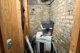 3216 W Berteau Ave, Chicago, IL 60618 - Photo 13