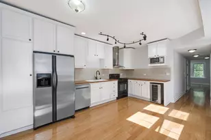 3216 W Berteau Ave, Chicago, IL 60618 - Photo 5