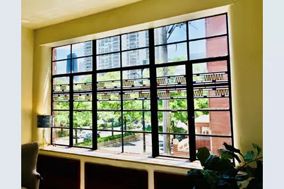 143 W Burton Place #2S, Chicago, IL 60610 - Photo 7