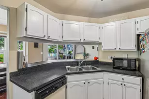 1114 Country Glen Ln, Carol Stream, IL 60188 - Photo 9