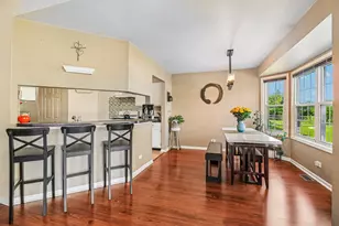 1114 Country Glen Ln, Carol Stream, IL 60188 - Photo 7