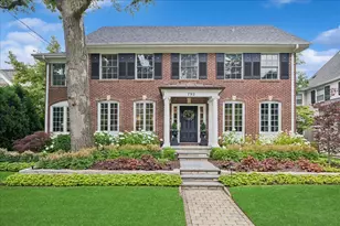 792 Walden Rd, Winnetka, IL 60093 - Photo 1