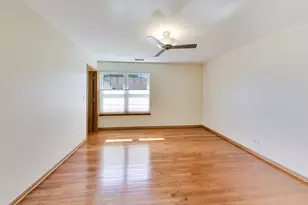 557 Shakespeare Dr, Grayslake, IL 60030 - Photo 17