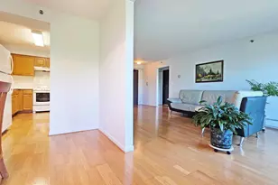 1 Villa Verde Dr, Buffalo Grove, IL 60089 - Photo 5
