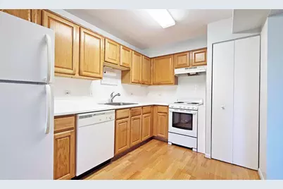 1 Villa Verde Drive #305, Buffalo Grove, IL 60089 - Photo 7