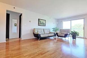 1 Villa Verde Dr, Buffalo Grove, IL 60089 - Photo 3