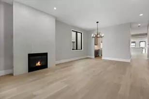 1841 W Newport Ave, Chicago, IL 60657 - Photo 3