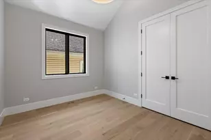 1841 W Newport Ave, Chicago, IL 60657 - Photo 39