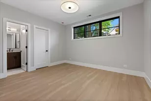 1841 W Newport Ave, Chicago, IL 60657 - Photo 55
