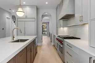 1841 W Newport Ave, Chicago, IL 60657 - Photo 17