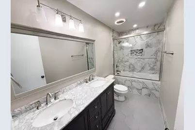 249 W Norwell Lane, Round Lake, IL 60073 - Photo 11