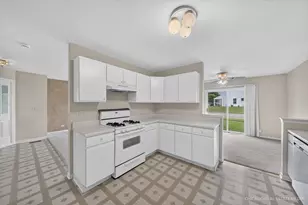 1320 Jenna Dr, South Elgin, IL 60177 - Photo 11