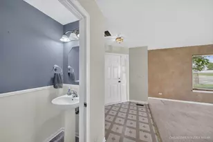 1320 Jenna Dr, South Elgin, IL 60177 - Photo 17