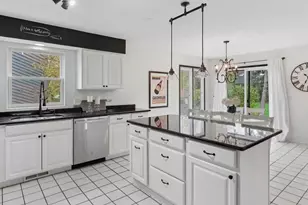 1923 Hillside Ln, Lisle, IL 60532 - Photo 9