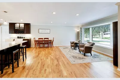 1611 N Fernandez Avenue, Arlington Heights, IL 60004 - Photo 3