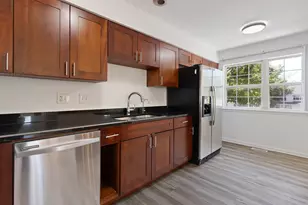1113 Orleans Dr, Mundelein, IL 60060 - Photo 9