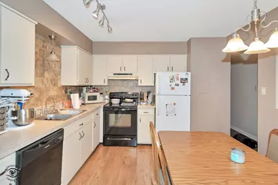 3915 Saratoga Avenue #H117, Downers Grove, IL 60515 - Photo 11
