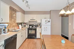3915 Saratoga Ave, Downers Grove, IL 60515 - Photo 11