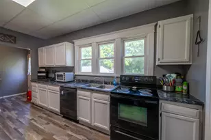 410 W Dixon St, Polo, IL 61064 - Photo 5
