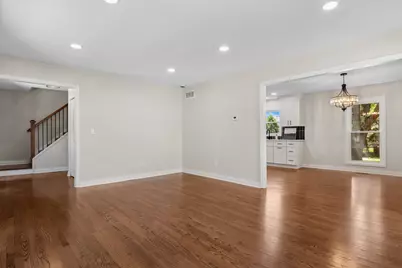 1425 Banbury Avenue, Saint Charles, IL 60174 - Photo 3